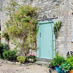 The Long House Flax Bourton